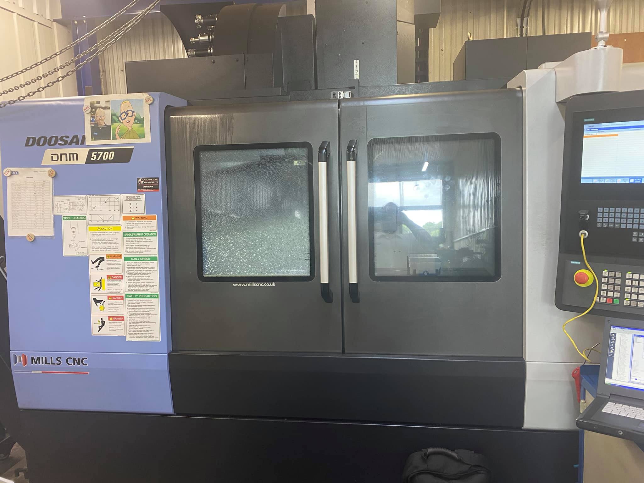 Doosan DNM 5700 VMC with Siemens 828D control